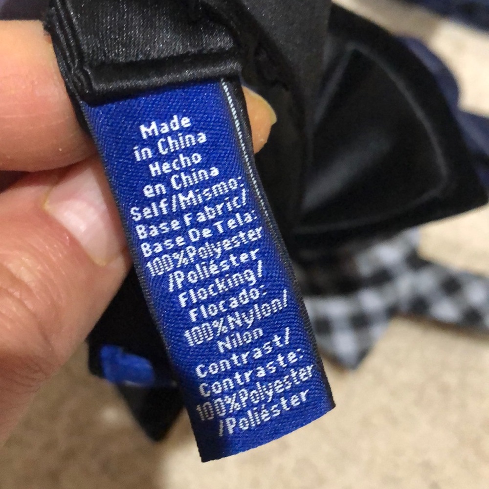 Four ties - Picture 5 of 8